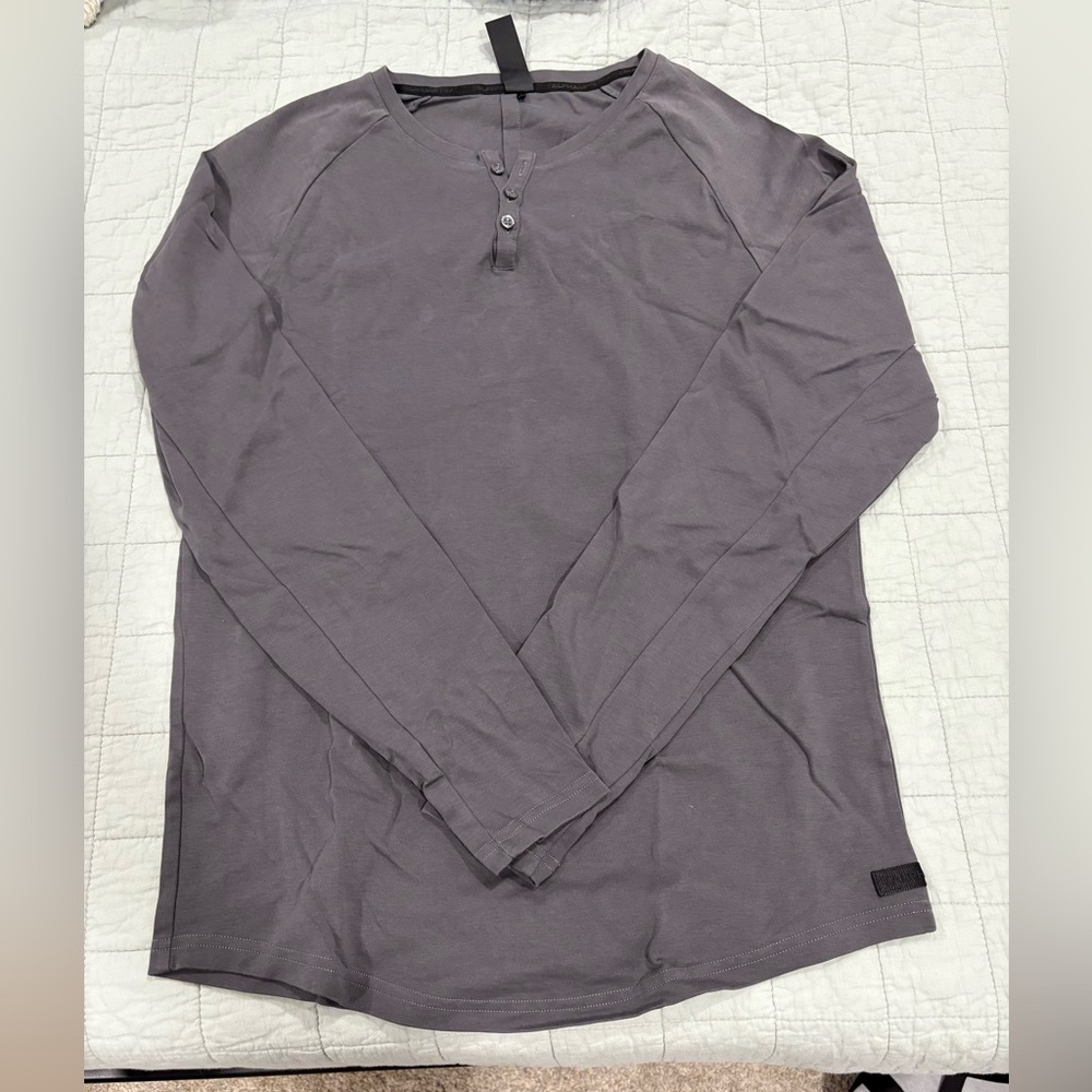Alphalete Men’s Lux Long Sleeve Henley Shirt Dark Grey Size Medium